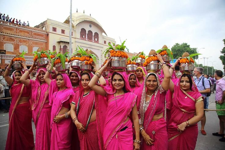 Teej Festival castle and king luxury rajasthan tours