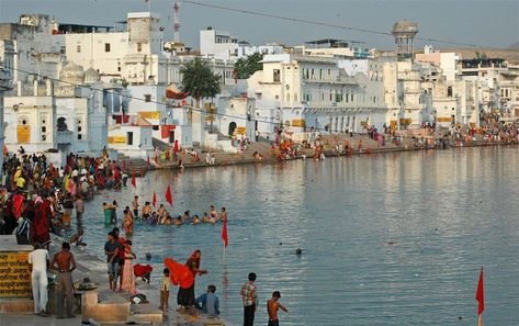 Pushkar lake by castle and king