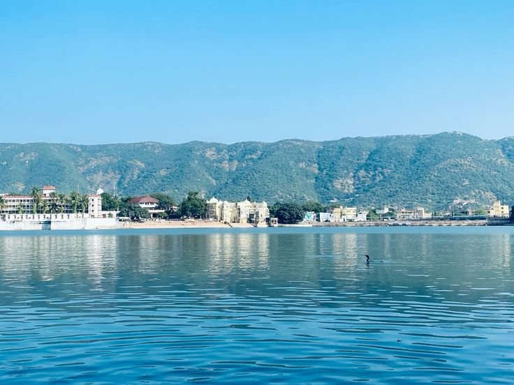 Pushkar lake by castle and king